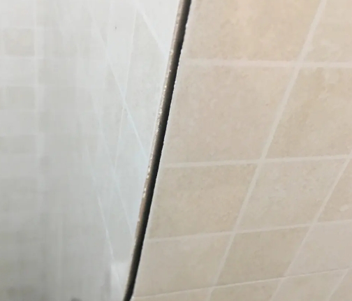 南充市瓷砖空鼓维修公司分享阳台瓷砖脱落的修复过程可以分为以下几个步骤